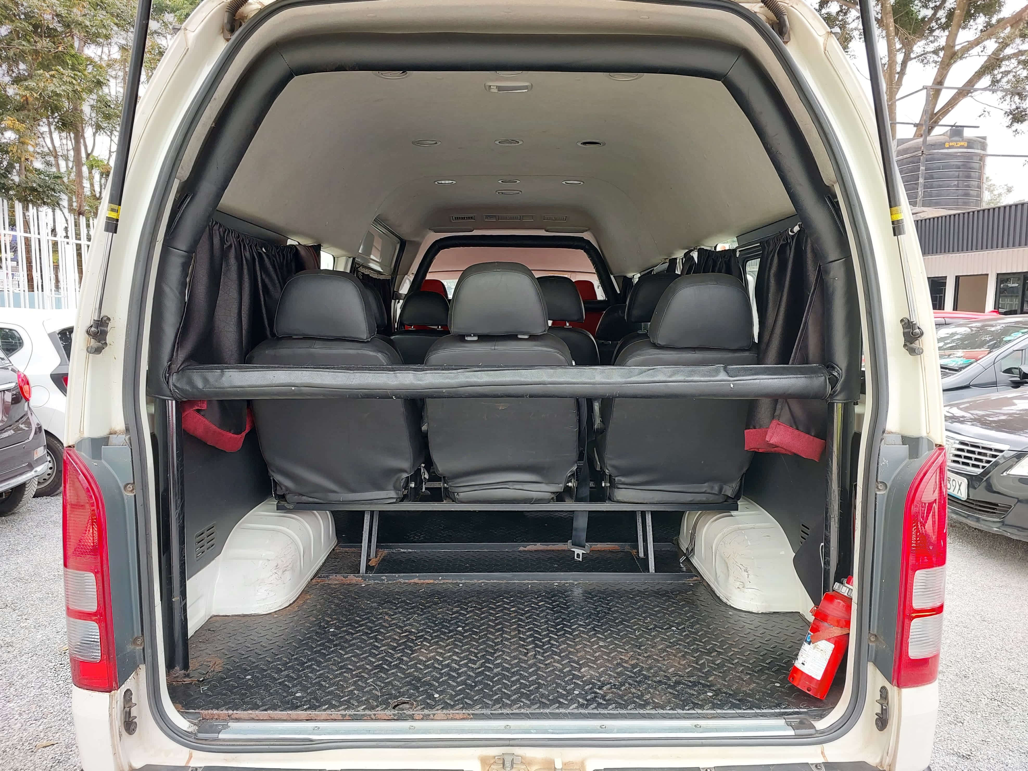 2020 TOYOTA Hiace